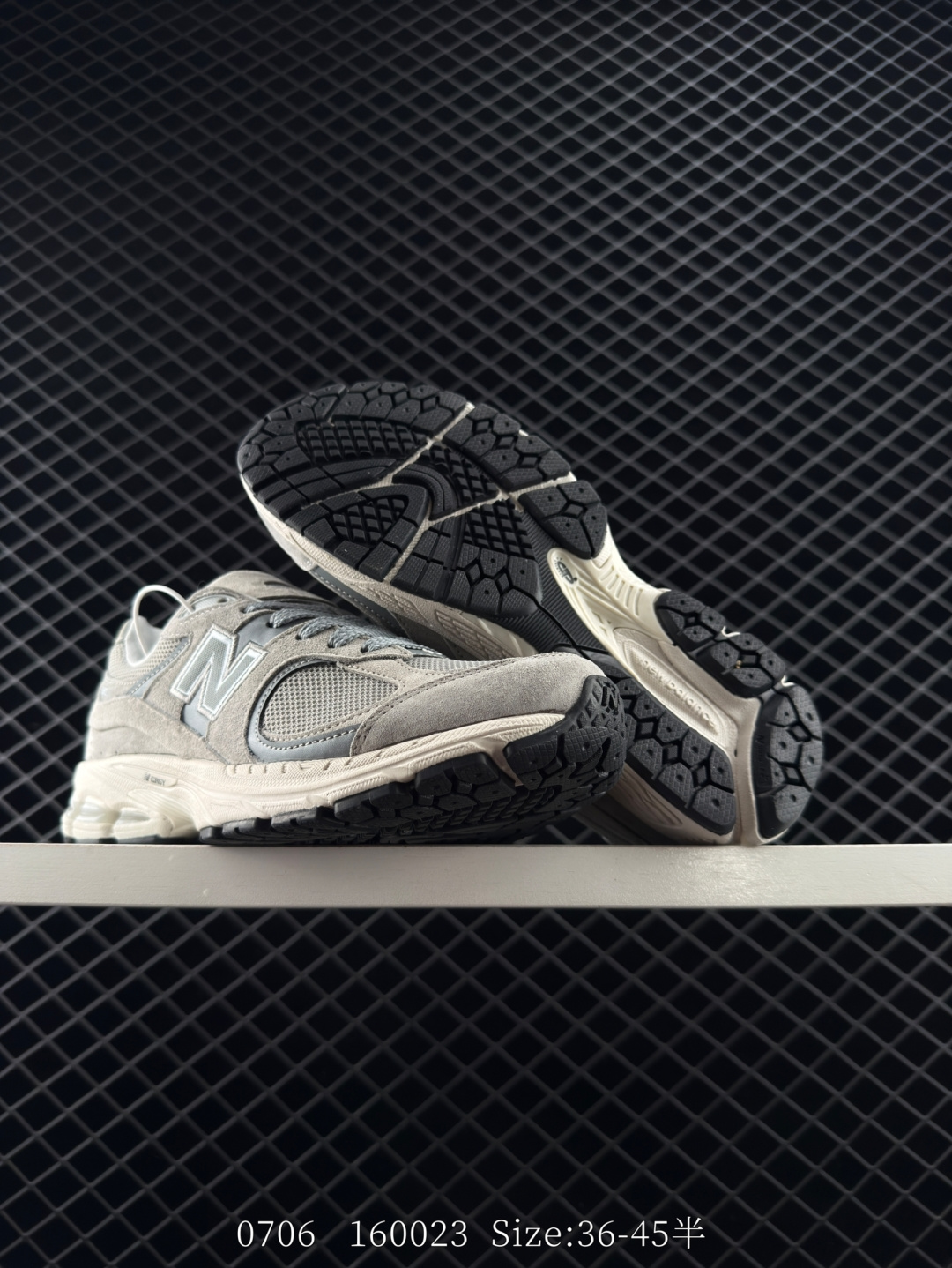 New Balance  ML2002RC